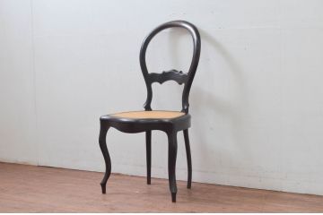 中古　美品　柔らかな曲線を描くデザインが目を惹くバルーンバックダイニングチェア(バルーンバックチェア、椅子、イス)(R-078183)