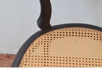 中古　美品　柔らかな曲線を描くデザインが目を惹くバルーンバックダイニングチェア(バルーンバックチェア、椅子、イス)(R-078183)