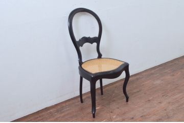 中古　美品　柔らかな曲線を描くデザインが目を惹くバルーンバックダイニングチェア(バルーンバックチェア、椅子、イス)(R-078183)