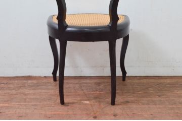 中古　美品　柔らかな曲線を描くデザインが目を惹くバルーンバックダイニングチェア(バルーンバックチェア、椅子、イス)(R-078183)