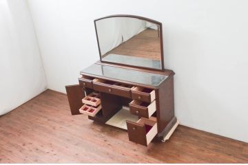 中古　美品　カリモク家具(karimoku)　domani(ドマーニ)　QUEENS　LIFE(クイーンズライフ)　クラシカルな佇まいが目を惹くドレッサー(鏡台、化粧台、ミラー、引き出し)(R-078186)