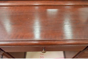 中古　美品　カリモク家具(karimoku)　domani(ドマーニ)　QUEENS　LIFE(クイーンズライフ)　クラシカルな佇まいが目を惹くドレッサー(鏡台、化粧台、ミラー、引き出し)(R-078186)