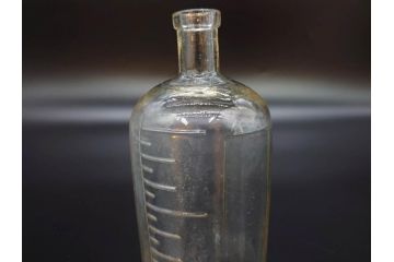 大正〜昭和初期　レトロな雰囲気を演出できるガラス瓶7点セット(ビン、ボトル、硝子、花瓶、花入れ、花器、薬瓶)(R-078206)