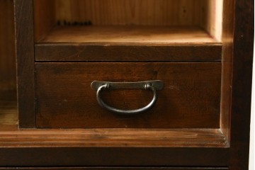 和製アンティーク　前面楓(カエデ)材の小振りな茶箪笥　(R-078216)