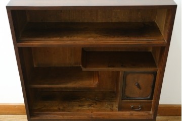 和製アンティーク　前面楓(カエデ)材の小振りな茶箪笥　(R-078216)