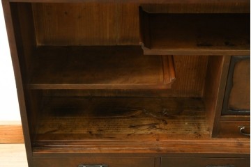 和製アンティーク　前面楓(カエデ)材の小振りな茶箪笥　(R-078216)