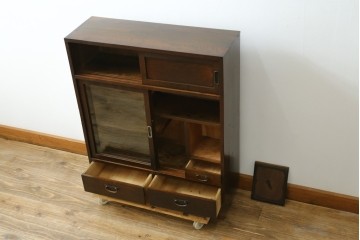 和製アンティーク　前面楓(カエデ)材の小振りな茶箪笥　(R-078216)