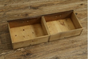 和製アンティーク　前面楓(カエデ)材の小振りな茶箪笥　(R-078216)