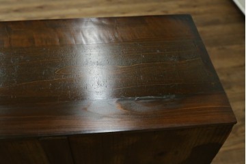 和製アンティーク　前面楓(カエデ)材の小振りな茶箪笥　(R-078216)