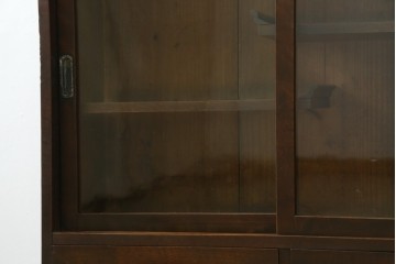 和製アンティーク　前面楓(カエデ)材の小振りな茶箪笥　(R-078216)