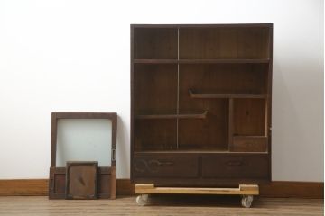 和製アンティーク　前面楓(かえで)材の小振りな茶箪笥(茶棚、サイドキャビネット、サイドボード、収納棚、戸棚)(R-078216)