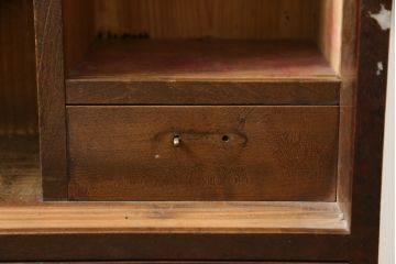 和製アンティーク　前面楓(かえで)材の小振りな茶箪笥(茶棚、サイドキャビネット、サイドボード、収納棚、戸棚)(R-078216)