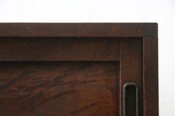 和製アンティーク　前面楓(かえで)材の小振りな茶箪笥(茶棚、サイドキャビネット、サイドボード、収納棚、戸棚)(R-078216)
