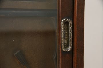 和製アンティーク　前面楓(かえで)材の小振りな茶箪笥(茶棚、サイドキャビネット、サイドボード、収納棚、戸棚)(R-078216)