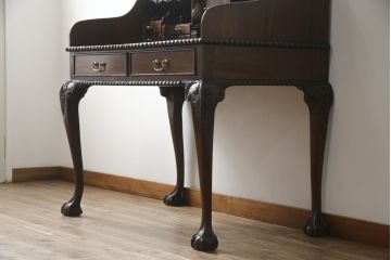 中古　海外輸入家具　マホガニー材　クラシカルな佇まいが魅力的なアンティーク調のデスク(ワークデスク、机、在宅用、在宅ワーク用)(R-078218)