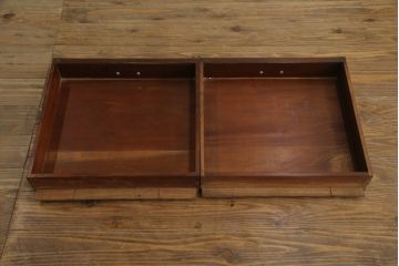 中古　海外輸入家具　マホガニー材　クラシカルな佇まいが魅力的なアンティーク調のデスク(ワークデスク、机、在宅用、在宅ワーク用)(R-078218)
