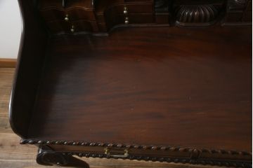 中古　海外輸入家具　マホガニー材　クラシカルな佇まいが魅力的なアンティーク調のデスク(ワークデスク、机、在宅用、在宅ワーク用)(R-078218)