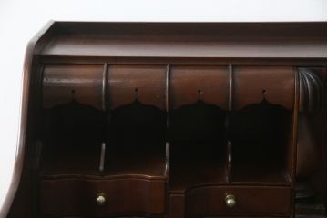 中古　海外輸入家具　マホガニー材　クラシカルな佇まいが魅力的なアンティーク調のデスク(ワークデスク、机、在宅用、在宅ワーク用)(R-078218)