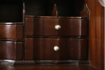 中古　海外輸入家具　マホガニー材　クラシカルな佇まいが魅力的なアンティーク調のデスク(ワークデスク、机、在宅用、在宅ワーク用)(R-078218)