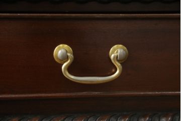 中古　海外輸入家具　マホガニー材　クラシカルな佇まいが魅力的なアンティーク調のデスク(ワークデスク、机、在宅用、在宅ワーク用)(R-078218)