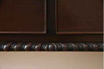 中古　海外輸入家具　マホガニー材　クラシカルな佇まいが魅力的なアンティーク調のデスク(ワークデスク、机、在宅用、在宅ワーク用)(R-078218)