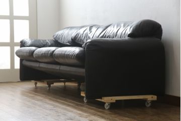 中古　美品　Cassina(カッシーナ)　MARALUNGA(マラルンガ) 675　本革　高級感ある佇まいが目を惹く3人掛けソファ(三人掛け、3P、アームソファ、レザー)(定価約200〜270万円)(R-078219)