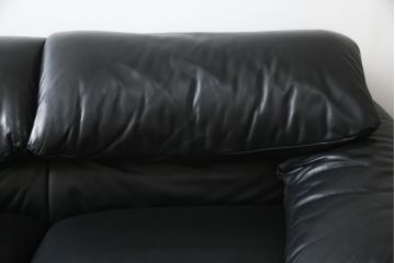 中古　美品　Cassina(カッシーナ)　MARALUNGA(マラルンガ) 675　本革　高級感ある佇まいが目を惹く3人掛けソファ(三人掛け、3P、アームソファ、レザー)(定価約200〜270万円)(R-078219)