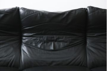 中古　美品　Cassina(カッシーナ)　MARALUNGA(マラルンガ) 675　本革　高級感ある佇まいが目を惹く3人掛けソファ(三人掛け、3P、アームソファ、レザー)(定価約200〜270万円)(R-078219)
