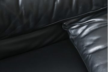 中古　美品　Cassina(カッシーナ)　MARALUNGA(マラルンガ) 675　本革　高級感ある佇まいが目を惹く3人掛けソファ(三人掛け、3P、アームソファ、レザー)(定価約200〜270万円)(R-078219)
