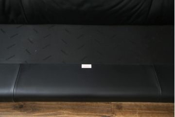 中古　美品　Cassina(カッシーナ)　MARALUNGA(マラルンガ) 675　本革　高級感ある佇まいが目を惹く3人掛けソファ(三人掛け、3P、アームソファ、レザー)(定価約200〜270万円)(R-078219)