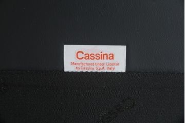 中古　美品　Cassina(カッシーナ)　MARALUNGA(マラルンガ) 675　本革　高級感ある佇まいが目を惹く3人掛けソファ(三人掛け、3P、アームソファ、レザー)(定価約200〜270万円)(R-078219)