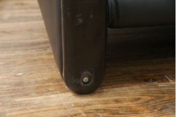 中古　美品　Cassina(カッシーナ)　MARALUNGA(マラルンガ) 675　本革　高級感ある佇まいが目を惹く3人掛けソファ(三人掛け、3P、アームソファ、レザー)(定価約200〜270万円)(R-078219)