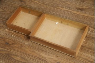 和製ビンテージ　ユニークなデザインが目を惹くタモ材のレトロな本箱(ブックケース、サイドキャビネット、収納棚、戸棚、ヴィンテージ)(R-078220)