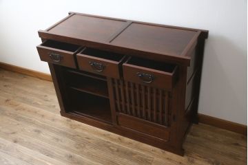 中古　美品　ニレ材　上質な和の空間を演出する水屋箪笥サイドボード(サイドキャビネット、収納棚、戸棚、食器棚、茶箪笥)(R-078224)