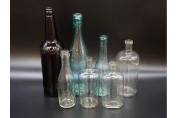 大正〜昭和初期　レトロな雰囲気を演出できるガラス瓶7点セット(ビン、ボトル、硝子、花瓶、花入れ、花器、薬瓶)(R-078235)