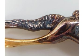 時代物　彫金　K20(20金)　羽ばたく鶴のデザインが上品な帯留め(つる、ツル、和装小物、着物道具、アクセサリー、帯締め、ゴールド、金)(R-078236)
