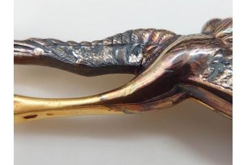 時代物　彫金　K20(20金)　羽ばたく鶴のデザインが上品な帯留め(つる、ツル、和装小物、着物道具、アクセサリー、帯締め、ゴールド、金)(R-078236)