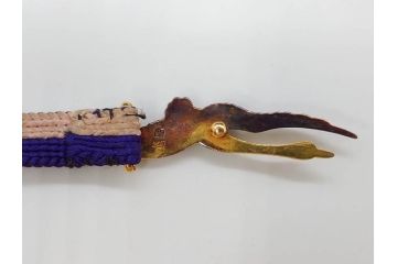 時代物　彫金　K20(20金)　羽ばたく鶴のデザインが上品な帯留め(つる、ツル、和装小物、着物道具、アクセサリー、帯締め、ゴールド、金)(R-078236)