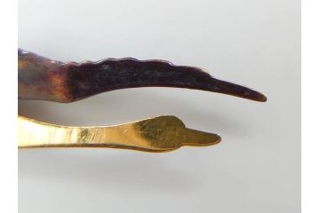 時代物　彫金　K20(20金)　羽ばたく鶴のデザインが上品な帯留め(つる、ツル、和装小物、着物道具、アクセサリー、帯締め、ゴールド、金)(R-078236)