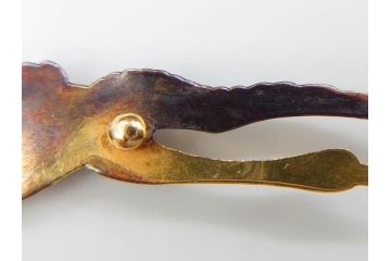時代物　彫金　K20(20金)　羽ばたく鶴のデザインが上品な帯留め(つる、ツル、和装小物、着物道具、アクセサリー、帯締め、ゴールド、金)(R-078236)