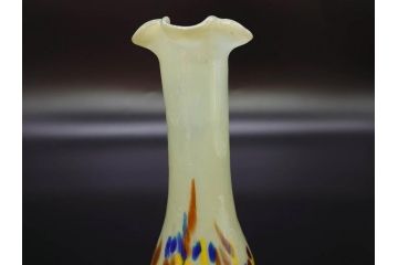 昭和レトロ　戦前　大正　可愛らしいデザインの古いマーブルガラス花瓶2個セット(フリル、色被せ、一輪挿し、花入、花器、硝子、吹きガラス)(R-078238)