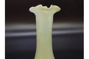 昭和レトロ　戦前　大正　可愛らしいデザインの古いマーブルガラス花瓶2個セット(フリル、色被せ、一輪挿し、花入、花器、硝子、吹きガラス)(R-078238)