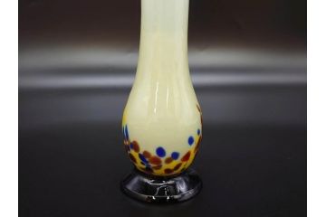 昭和レトロ　戦前　大正　可愛らしいデザインの古いマーブルガラス花瓶2個セット(フリル、色被せ、一輪挿し、花入、花器、硝子、吹きガラス)(R-078239)