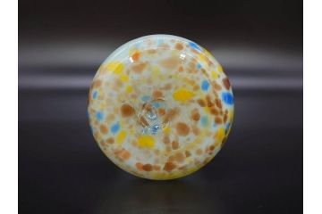 昭和レトロ　戦前　大正　可愛らしいデザインの古いマーブルガラス花瓶2個セット(フリル、色被せ、一輪挿し、花入、花器、硝子、吹きガラス)(R-078240)