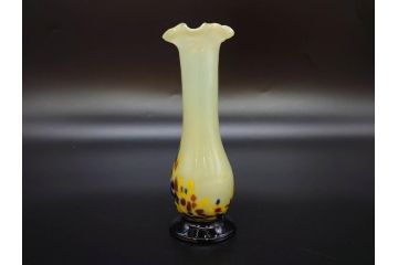 昭和レトロ　戦前　大正　可愛らしいデザインの古いマーブルガラス花瓶2個セット(フリル、色被せ、一輪挿し、花入、花器、硝子、吹きガラス)(R-078240)