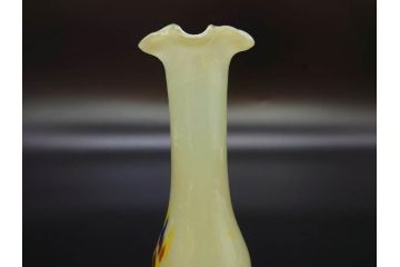 昭和レトロ　戦前　大正　可愛らしいデザインの古いマーブルガラス花瓶2個セット(フリル、色被せ、一輪挿し、花入、花器、硝子、吹きガラス)(R-078240)