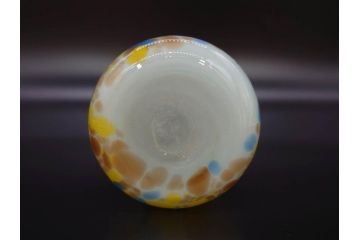 昭和レトロ　戦前　大正　可愛らしいデザインの古いマーブルガラス花瓶2個セット(フリル、色被せ、一輪挿し、花入、花器、硝子、吹きガラス)(R-078241)
