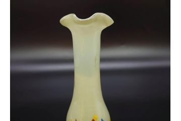 昭和レトロ　戦前　大正　可愛らしいデザインの古いマーブルガラス花瓶2個セット(フリル、色被せ、一輪挿し、花入、花器、硝子、吹きガラス)(R-078241)
