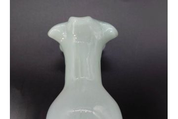 昭和レトロ　戦前　大正　可愛らしいデザインの古いマーブルガラス花瓶2個セット(フリル、色被せ、一輪挿し、花入、花器、硝子、吹きガラス)(R-078242)