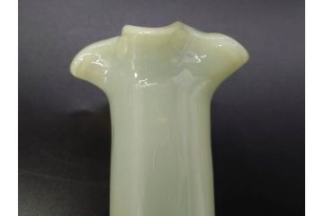 昭和レトロ　戦前　大正　可愛らしいデザインの古いマーブルガラス花瓶2個セット(フリル、色被せ、一輪挿し、花入、花器、硝子、吹きガラス)(R-078242)